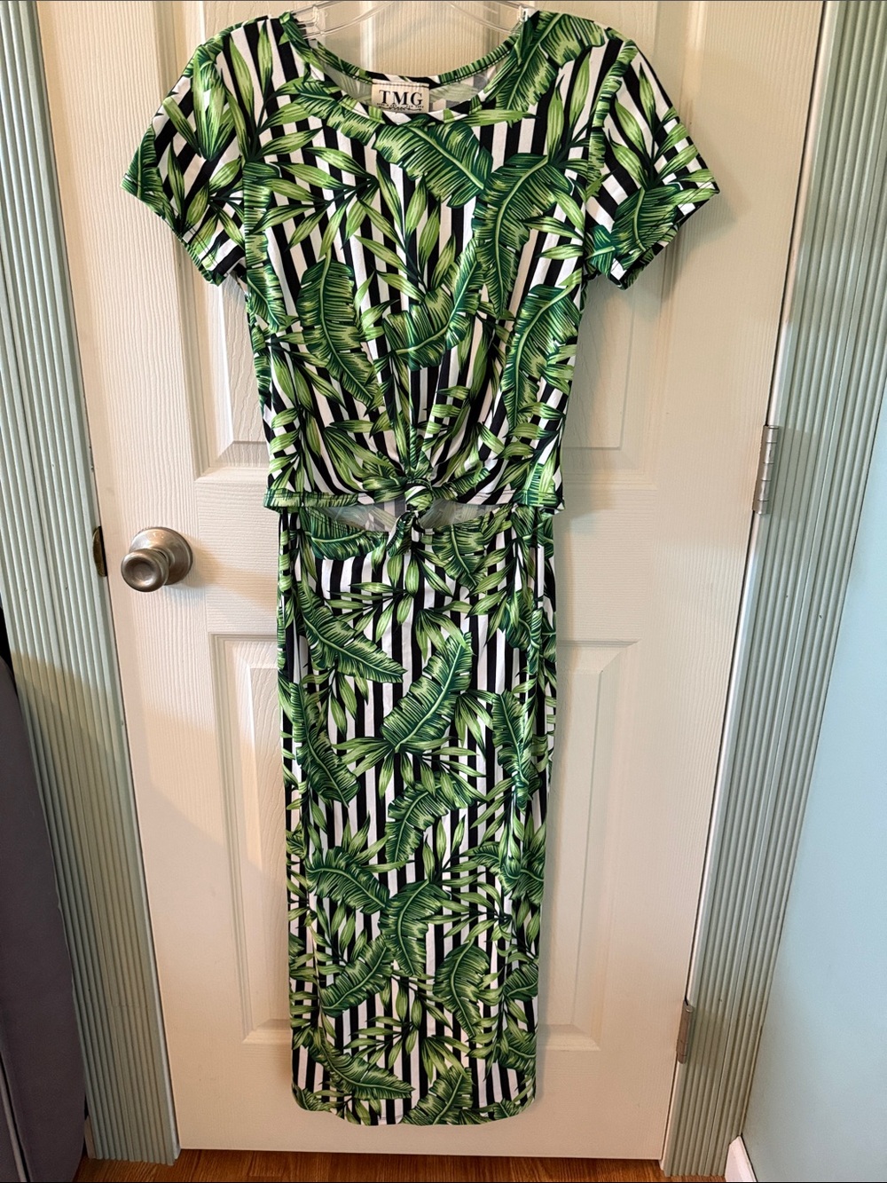 TMG Green Leaf-Print Knot Front Maxi Dress